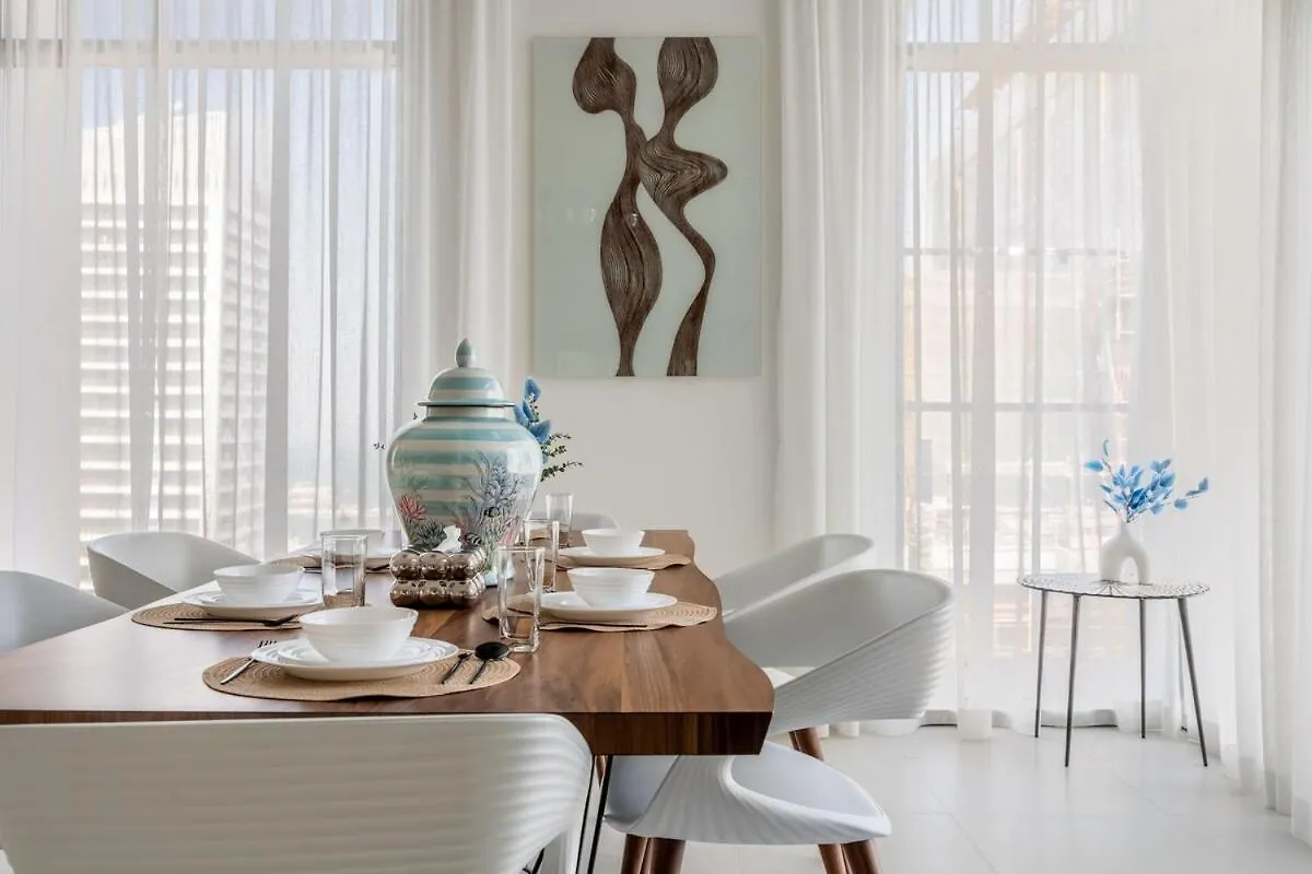 Luxury 3Br Penthouse Retreat - Private Beach & Marina Views Dubai Lägenhet