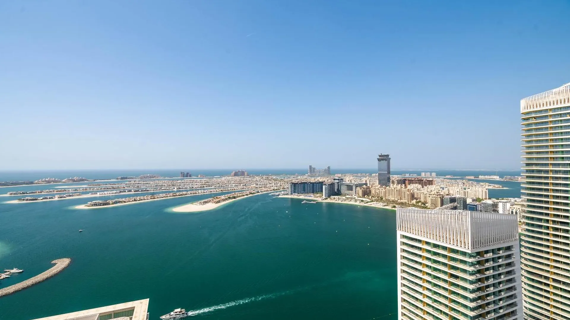 Luxury 3Br Penthouse Retreat - Private Beach & Marina Views Dubai