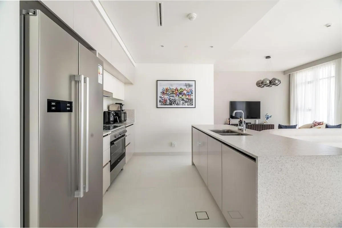 Apartment Luxury 3Br Penthouse Retreat - Private Beach & Marina Views Dubai