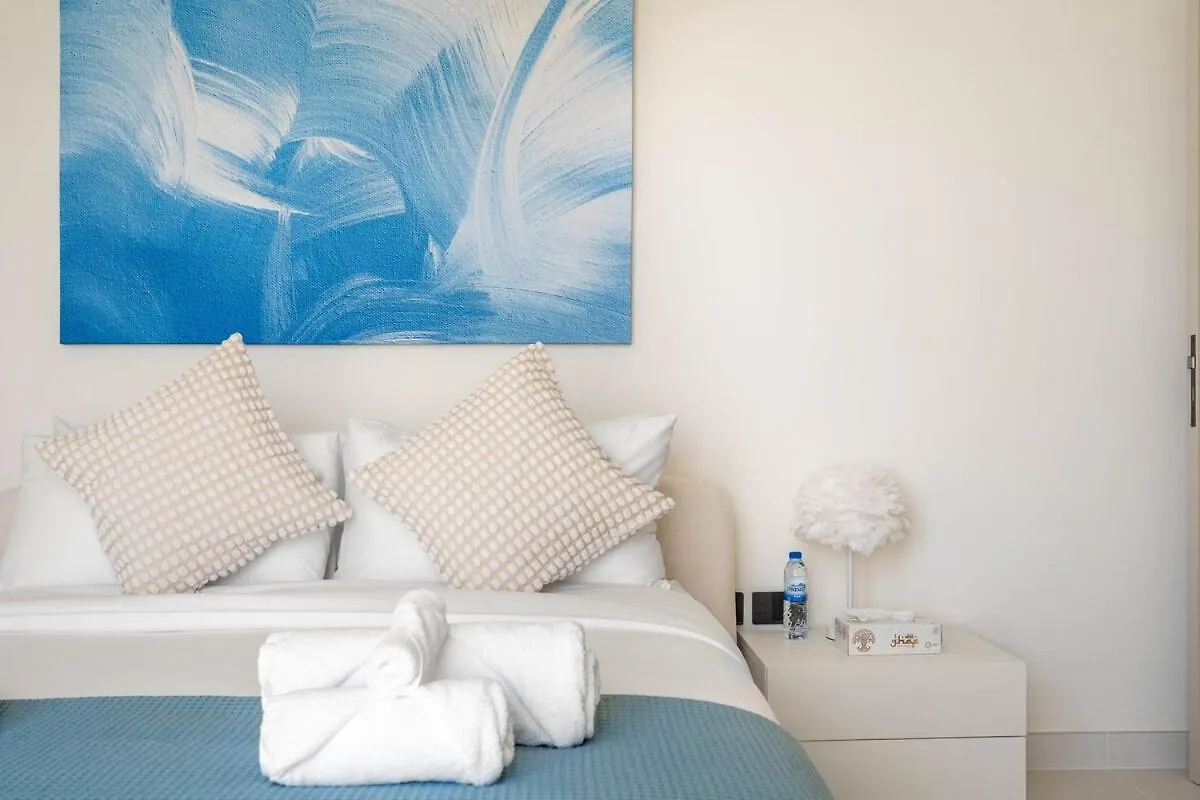 Luxury 3Br Penthouse Retreat - Private Beach & Marina Views Dubai