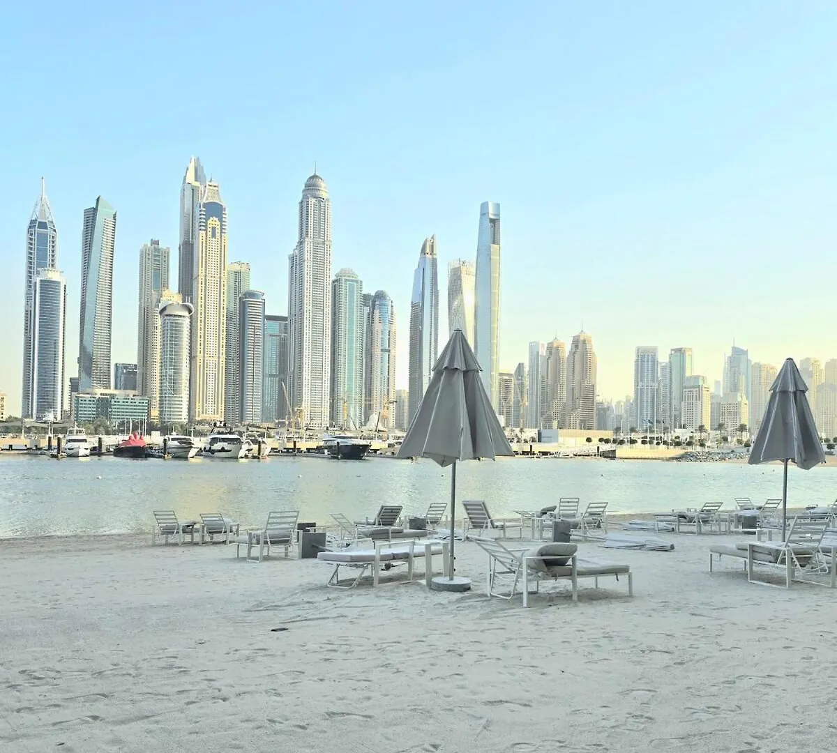 Apartment Luxury 3Br Penthouse Retreat - Private Beach & Marina Views Dubai