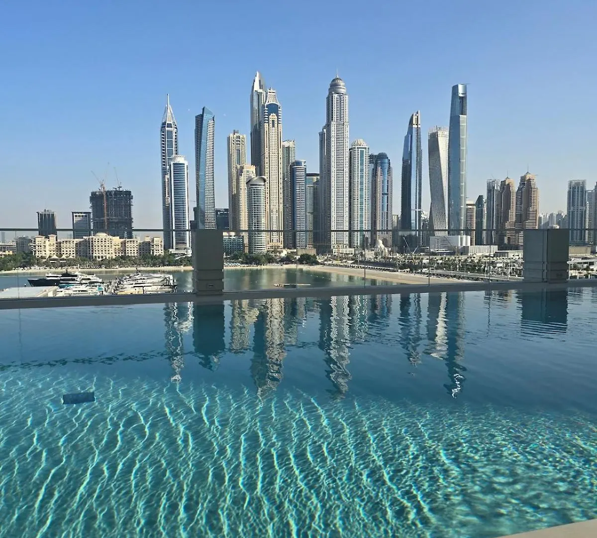 Luxury 3Br Penthouse Retreat - Private Beach & Marina Views Dubai Apartment