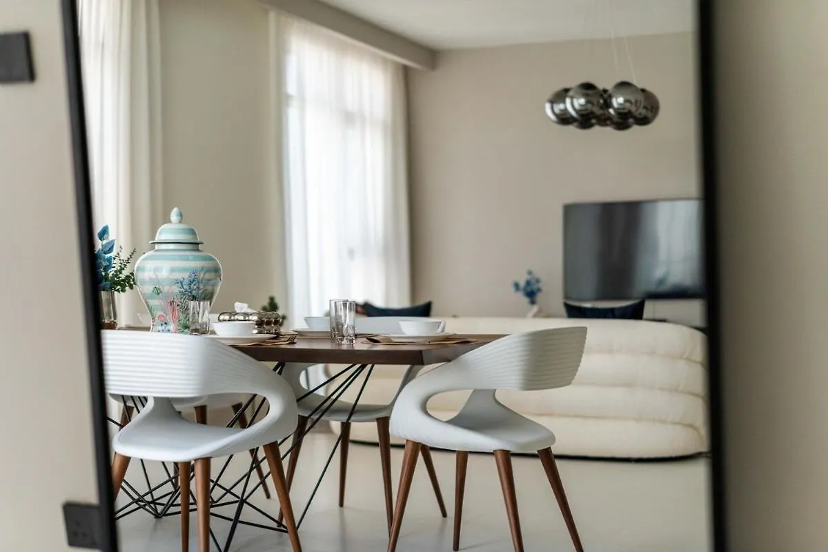 Luxury 3Br Penthouse Retreat - Private Beach & Marina Views Dubai