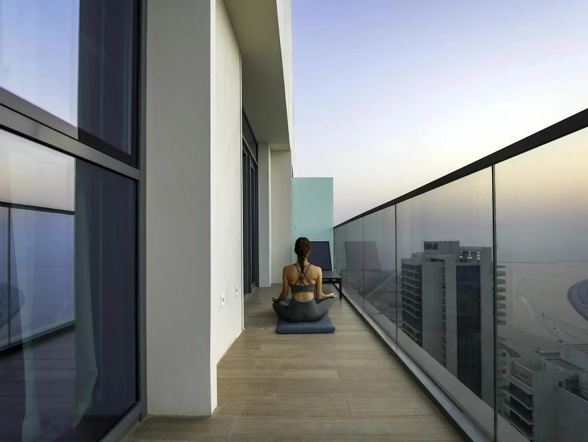 Luxury 3Br Penthouse Retreat - Private Beach & Marina Views Dubai Apartment