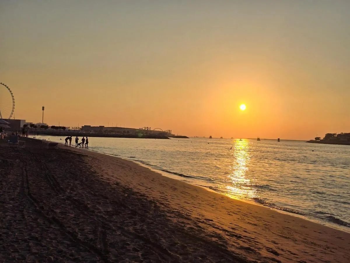 Luxury 3Br Penthouse Retreat - Private Beach & Marina Views Dubai