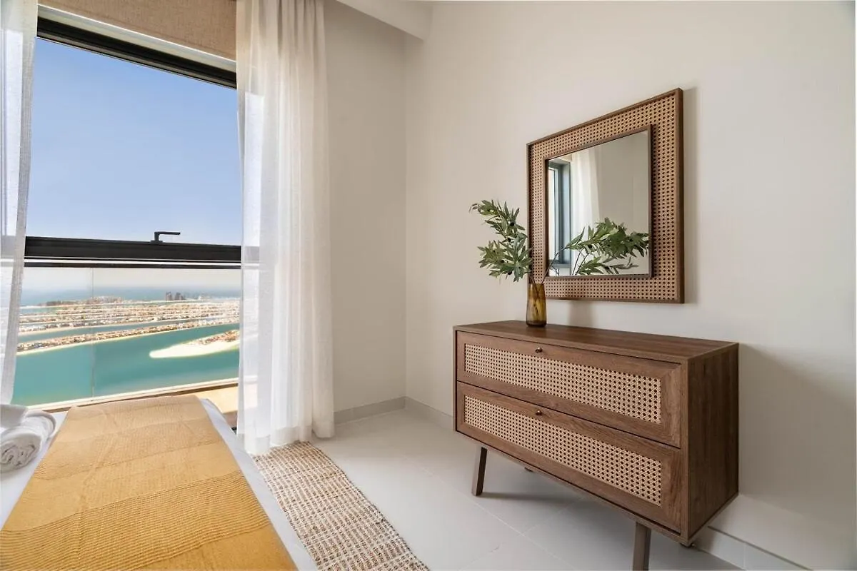 Luxury 3Br Penthouse Retreat - Private Beach & Marina Views Dubai Apartment
